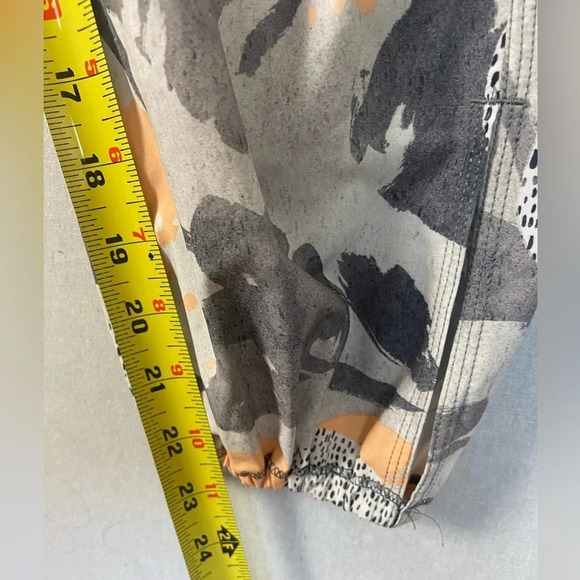 Lululemon Om Pant Mini Art Pop White Multi / Slate  Size 2 - Picture 11 of 13